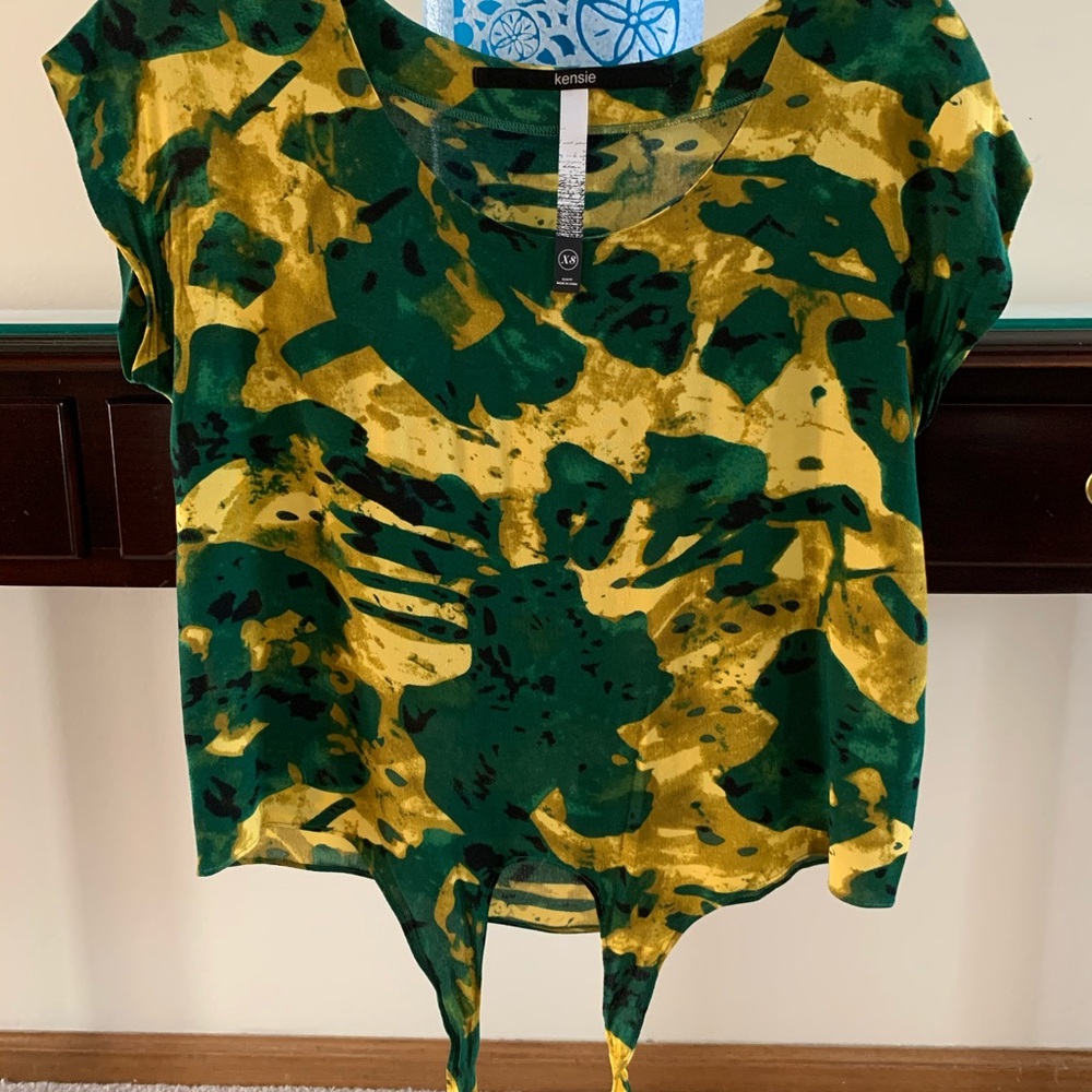 New Dressy Sleeveless Top